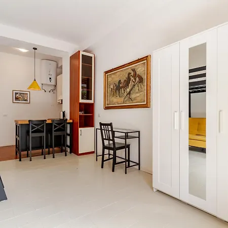 Apartament Proletarian